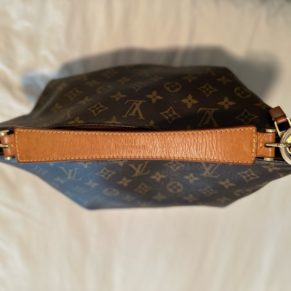 Louis Vuitton - Picture 8 of 15